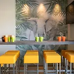 酒店 风格河畔博利厄宜必思酒店 滨海博利厄