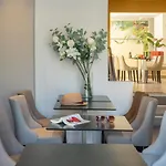 酒店 风格河畔博利厄宜必思酒店 滨海博利厄