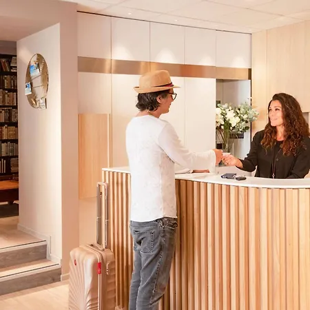 Ibis Styles Sur Отель 3*