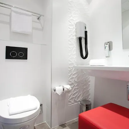 Ibis Styles Sur Hotel 3*