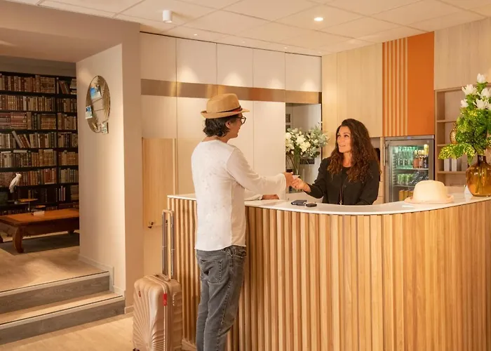 Ibis Styles Sur Hotel 3*