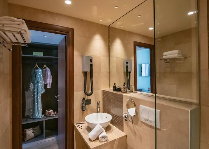 Ibis Styles Sur Hotel 3*