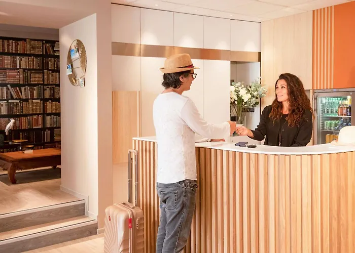 Ibis Styles Sur Hotel 3*