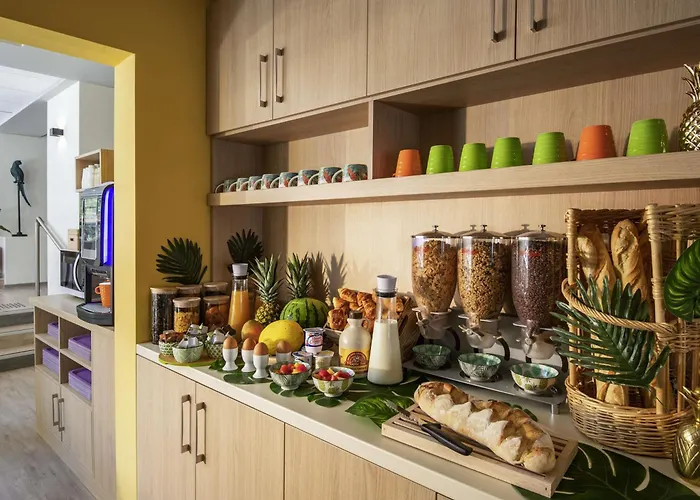 فندق Ibis Styles Sur 3*